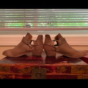 womens like new frye bootie